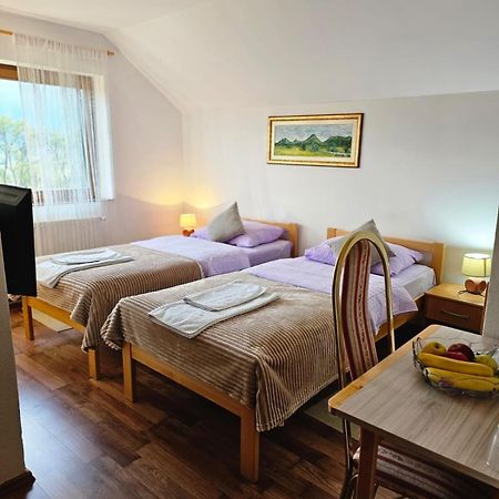 Donji Lapac Rooms Vuksa מראה חיצוני תמונה