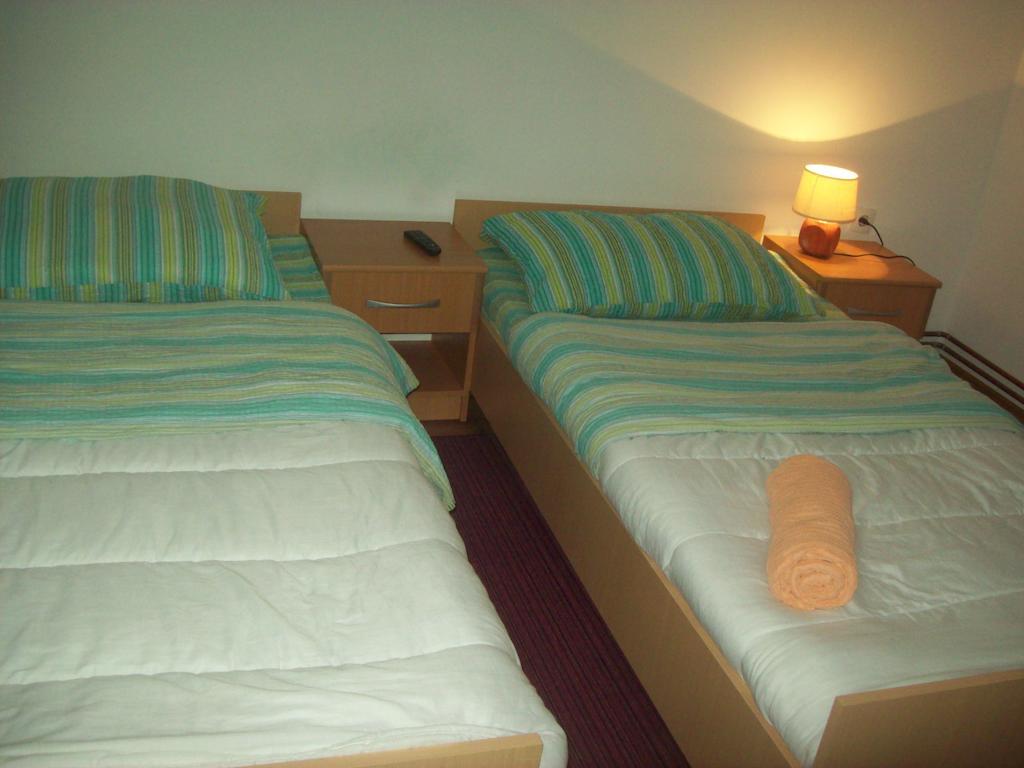 Donji Lapac Rooms Vuksa חדר תמונה